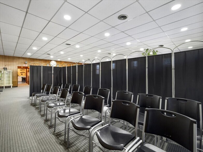 More Photos Of 128 W 3rd St, Waynesboro Freestanding For Sale