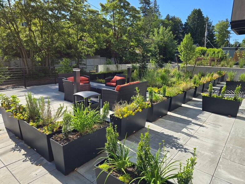More Photos Of 9736 Greenwood Ave N, Seattle Apartments For Sale