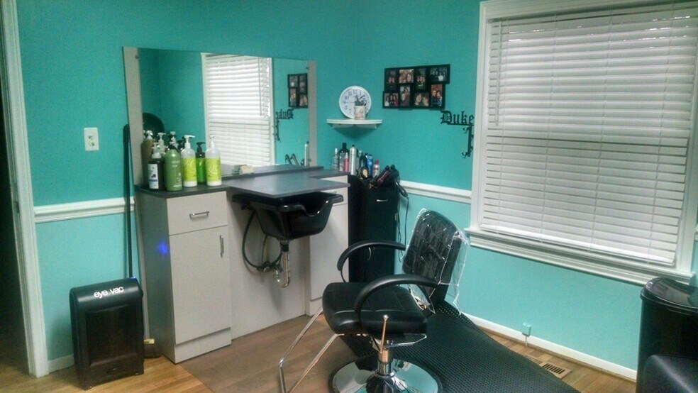 More Photos Of 512 Carthage St, Sanford Office For Sale