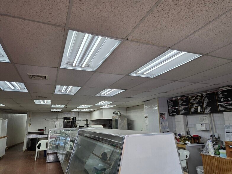 More Photos Of 29 Glen St, Glen Cove Storefront Retail Office For Lease