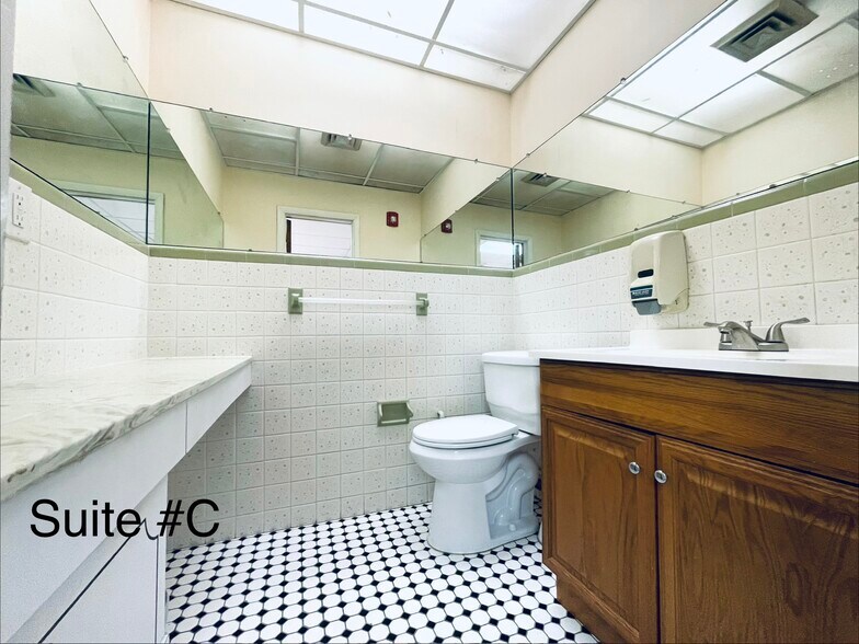 More Photos Of 326 Bustleton Pike, Feasterville Trevose Medical For Lease