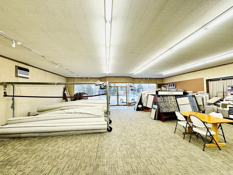 More Photos Of 12041 W Janesville Rd, Hales Corners Storefront For Lease