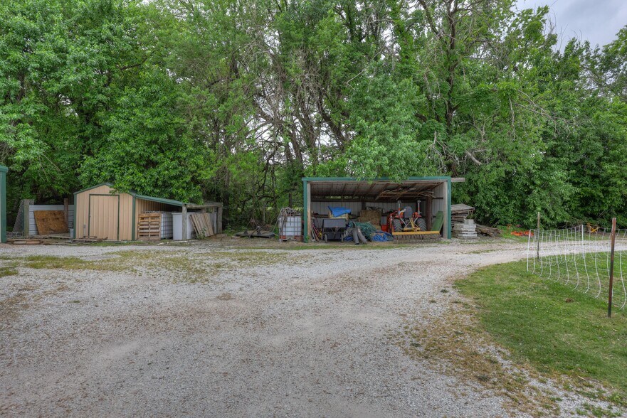 More Photos Of 25695 Mulberry Rd, Webb City Winery Vineyard For Sale