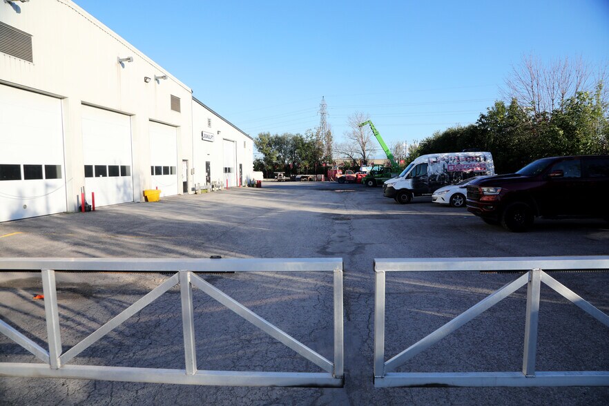 More Photos Of 1396 Windmill Ln, Ottawa Industrial For Sale