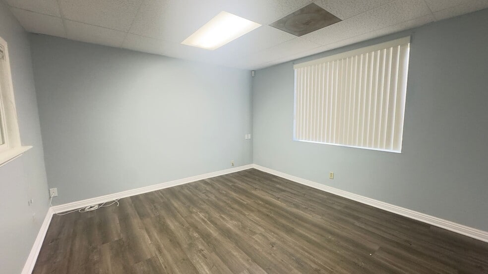 More Photos Of 1100-1160 E Route 66, Glendora Office For Lease