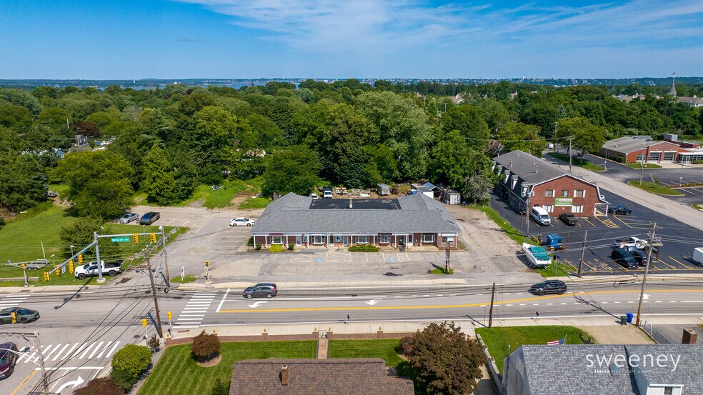 More Photos Of 500 Metacom Ave, Bristol Storefront For Sale