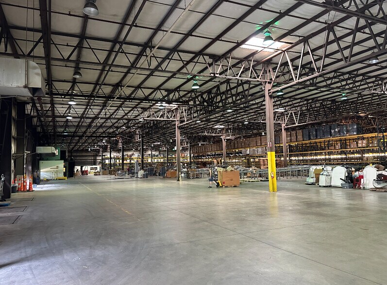 More Photos Of 15509 W 99th St, Lenexa Industrial For Sale