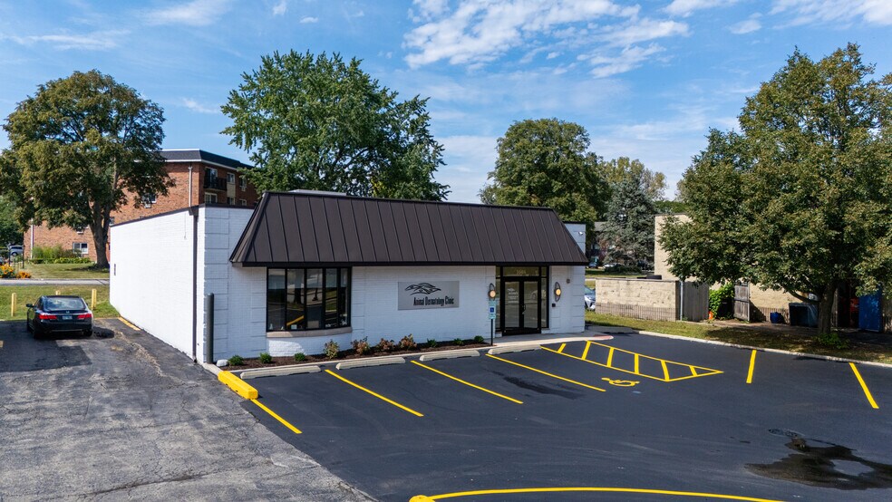 Primary Photo Of 1604 N Main St, Wheaton Medical For Sale