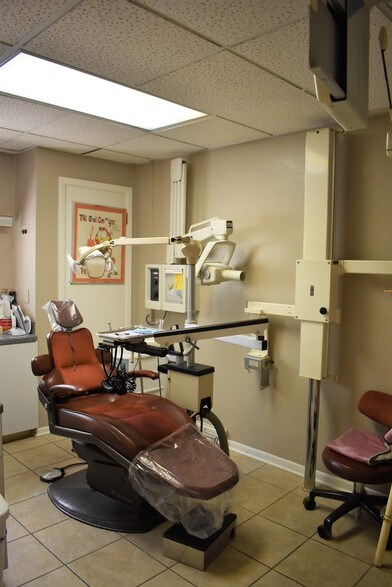 More Photos Of 5576 Mayfield Rd, Cleveland Freestanding For Sale