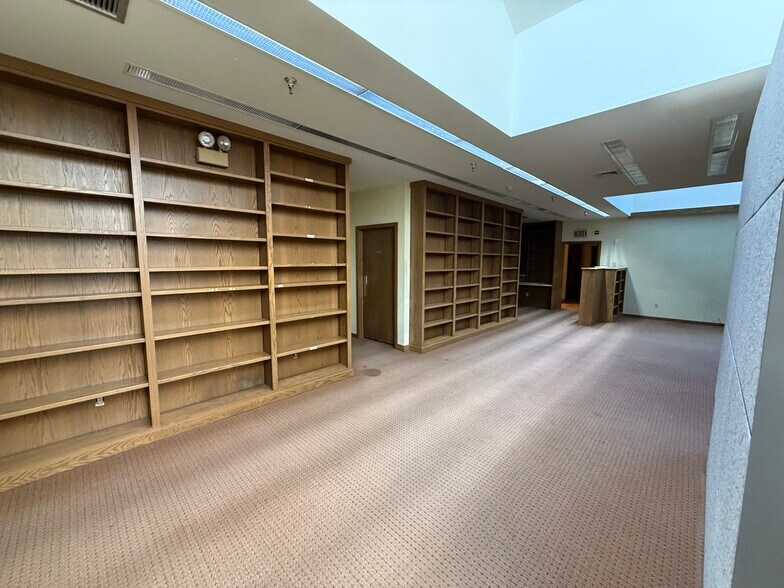 More Photos Of 933 Pine Grove Ave, Port Huron Medical For Sale