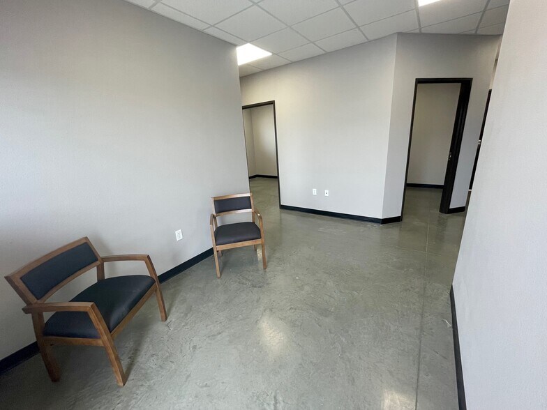 More Photos Of 1505 Elwyn, Midland Industrial For Lease