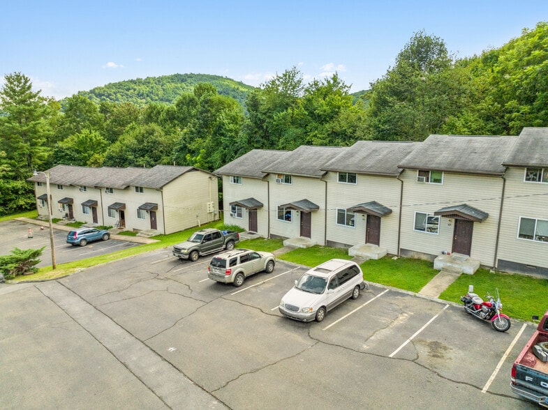 More Photos Of 179 Mountain Site Dr, Mountain City Apartments For Sale