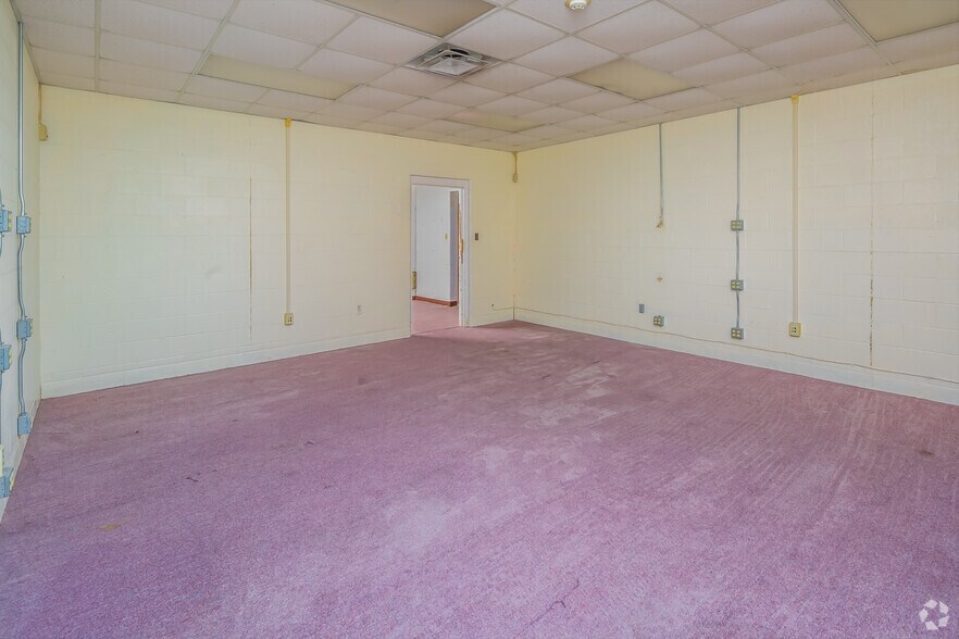 More Photos Of 8225 Dave Erwin Dr, San Antonio Flex For Sale