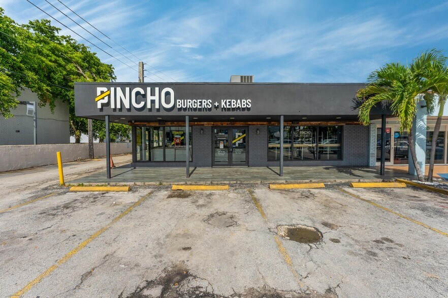More Photos Of 4950 W 12th Ave, Hialeah Restaurant For Sale