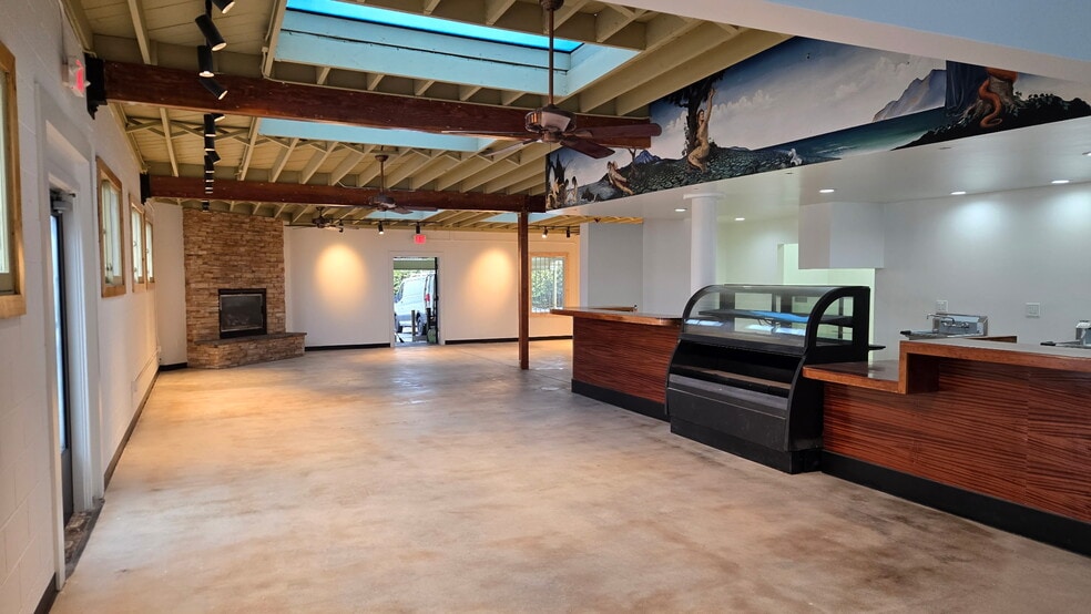 More Photos Of 126 N Catalina Ave, Redondo Beach Storefront For Lease