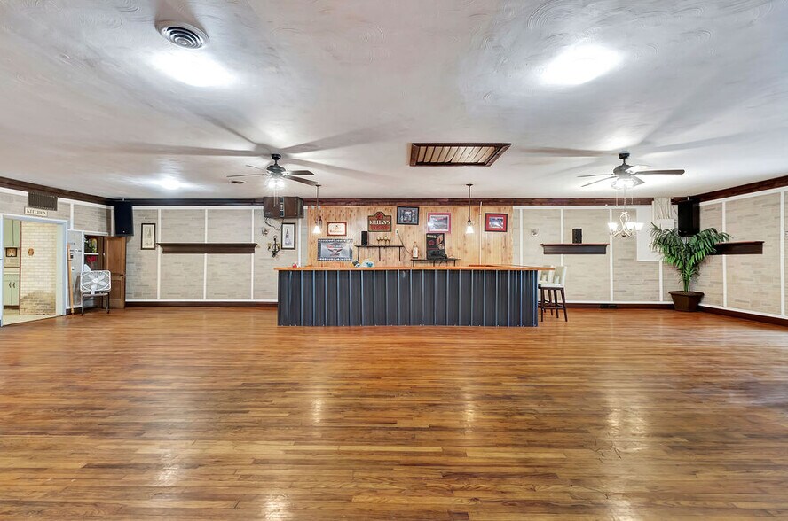 More Photos Of 315 2nd St, Morrow Lodge Meeting Hall For Sale