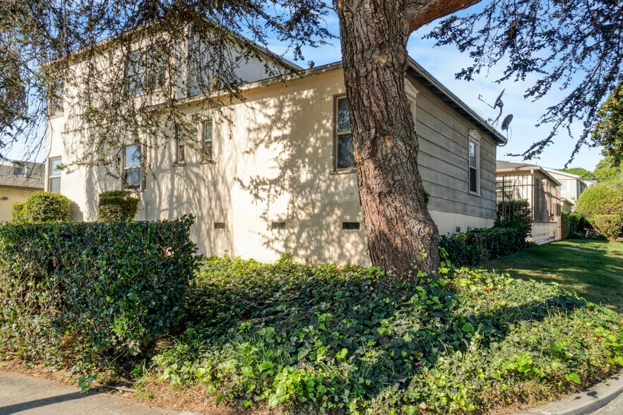 More Photos Of 5202 Knowlton St, Los Angeles Apartments For Sale