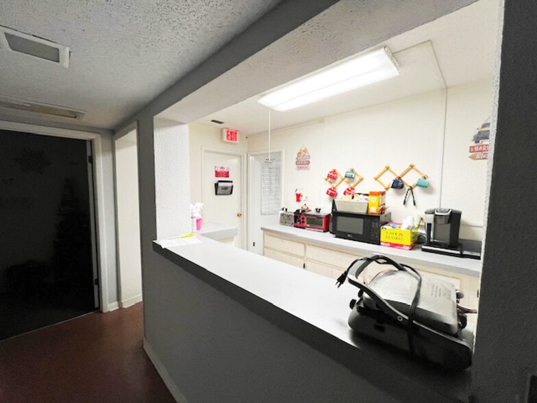 More Photos Of 4515 Curry Ford Rd, Orlando Office For Lease