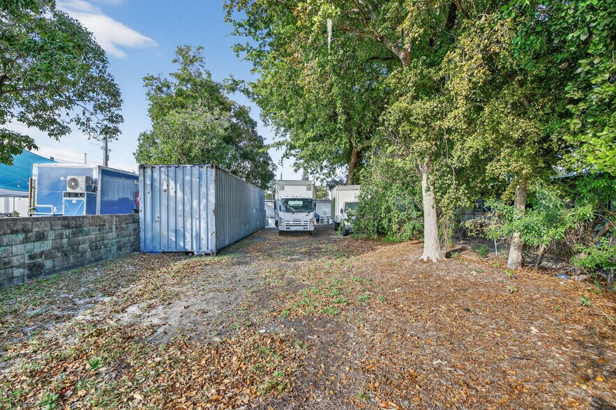 More Photos Of 3928 SW 12th Ct, Fort Lauderdale Manufacturing For Sale
