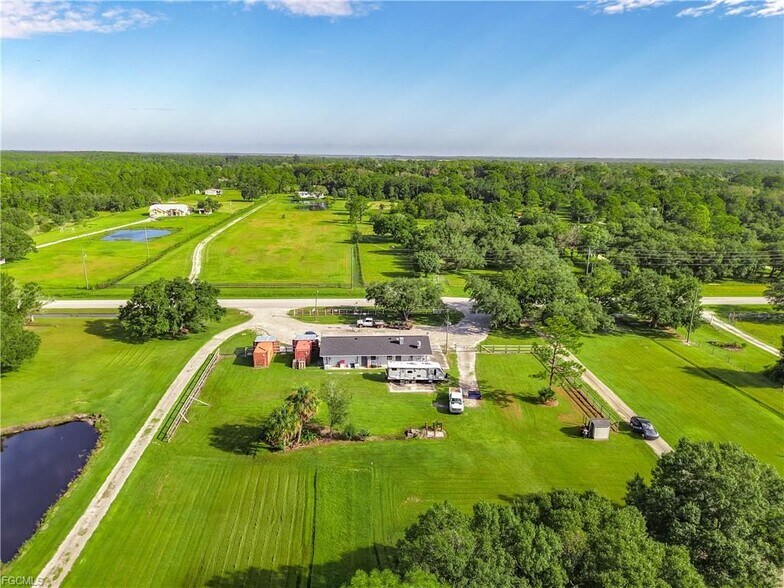 More Photos Of 4443 Loblolly Bay Rd, LaBelle General Retail For Sale