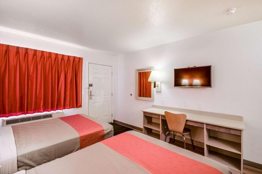 More Photos Of 3701 Bill McDonald Pky, Bellingham Hotel For Sale