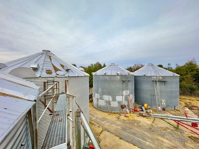 More Photos Of 600 Quitman St, Sledge Land For Sale