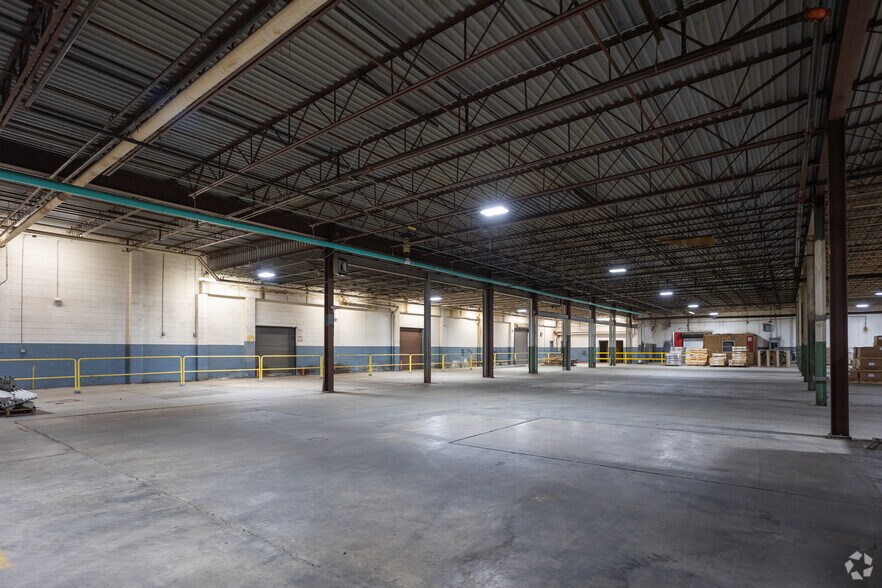 More Photos Of 901 Wayne St, Niles Warehouse For Lease