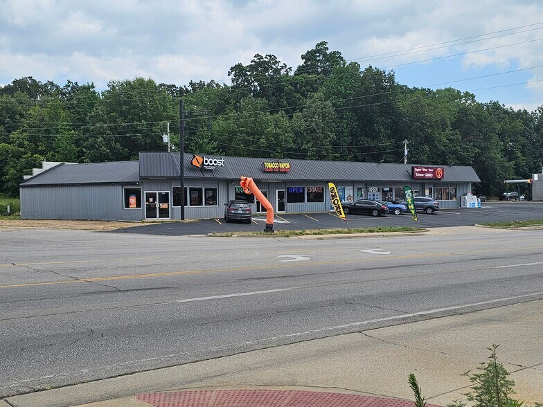 More Photos Of 200 S Westwood Blvd, Poplar Bluff Restaurant For Lease