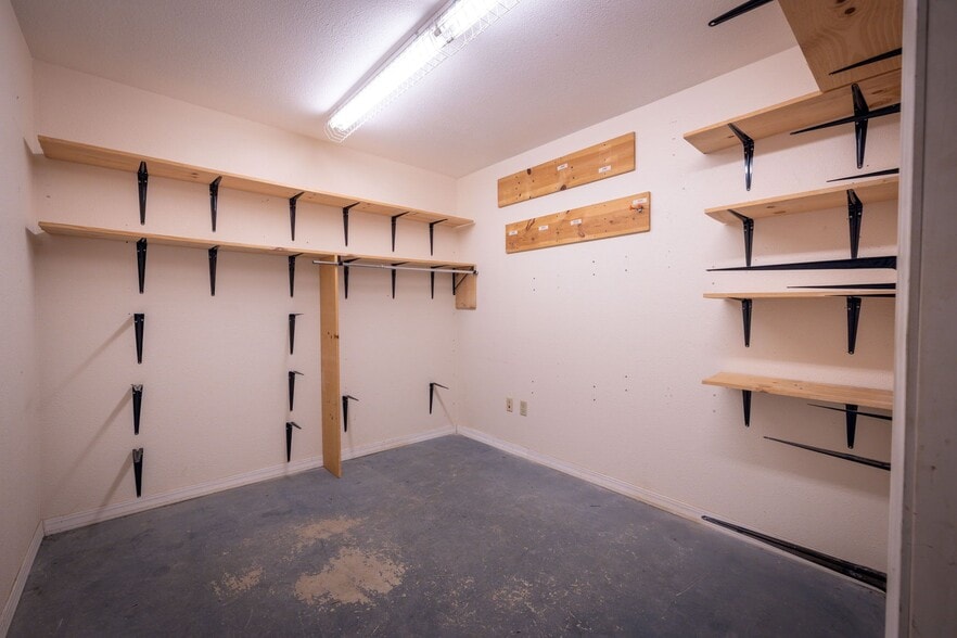 More Photos Of 180 Spring Mountain Dr, Canyon Lake Distribution For Sale