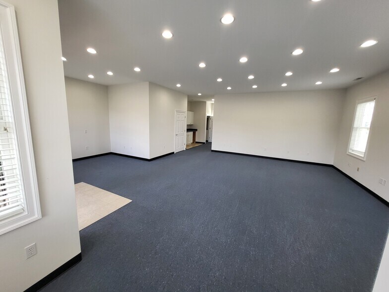 More Photos Of 8626 Brooks Dr, Easton Office For Lease