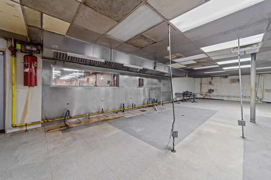 More Photos Of 607 S Main St, King Unknown For Lease