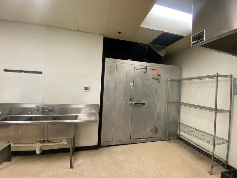More Photos Of 124 N 4th St, Bismarck Storefront For Lease