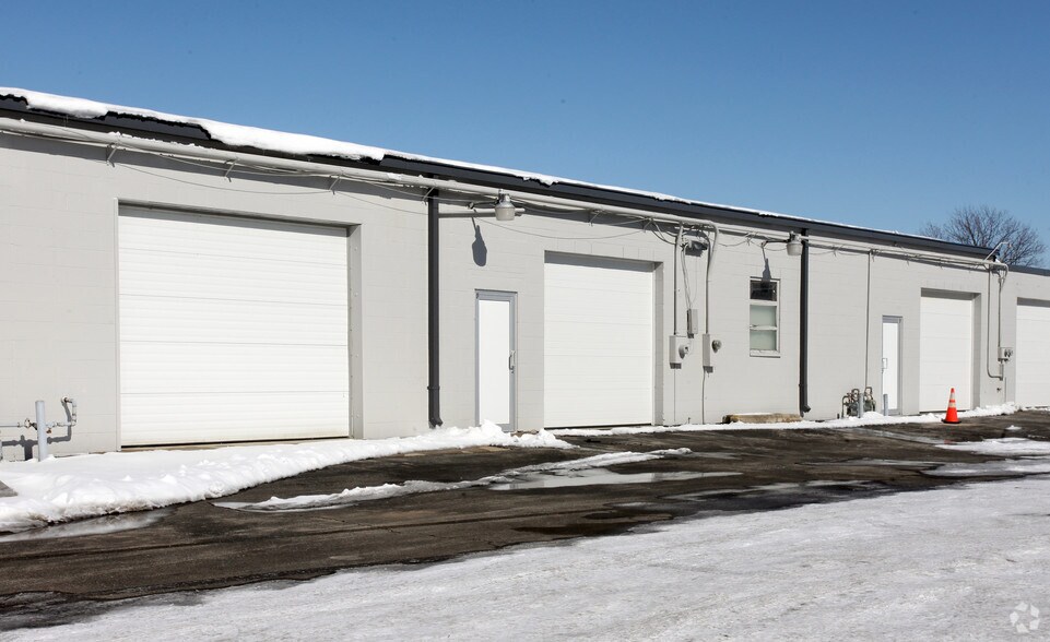 More Photos Of 5117-5125 E 65th St, Indianapolis Warehouse For Lease