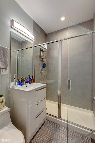 More Photos Of 6710-6712 N Northwest Hwy, Chicago Apartments For Sale