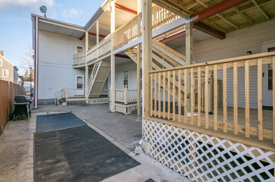 More Photos Of 395 Lake Ave, Manchester Apartments For Sale