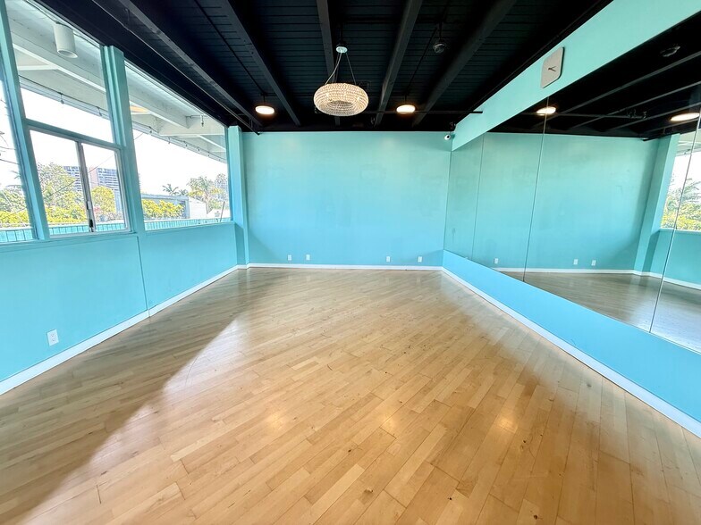 More Photos Of 2929 Washington Blvd, Marina del Rey Loft Creative Space For Lease