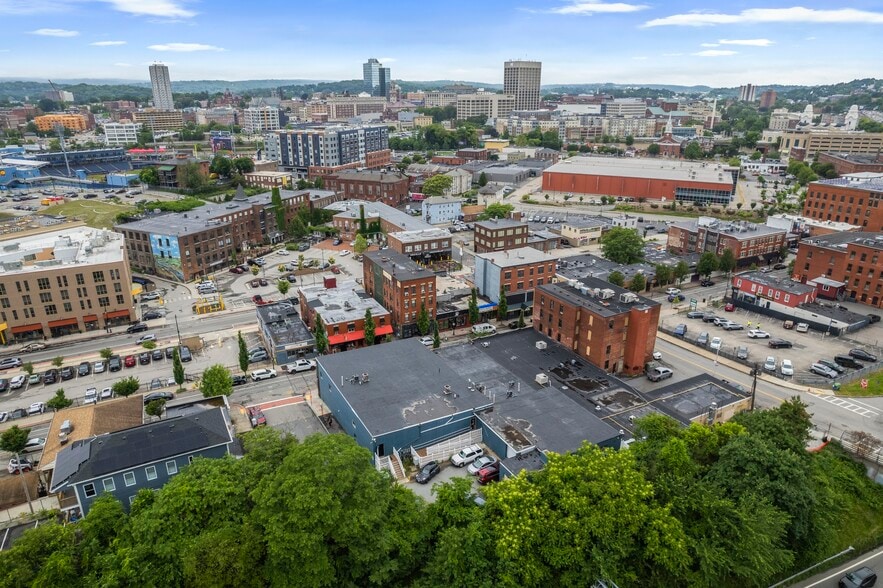 More Photos Of 121-129 Water St, Worcester Storefront Retail Office For Lease