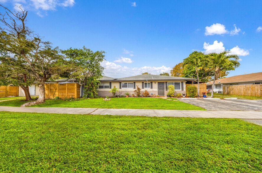 More Photos Of 3111 NW 3rd Ave, Pompano Beach Apartments For Sale