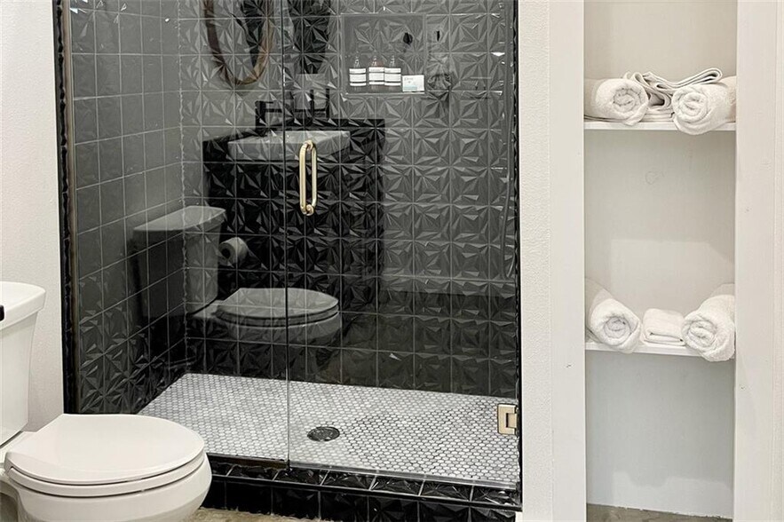 More Photos Of 17 Happy Place, Broken Bow Apartments For Sale