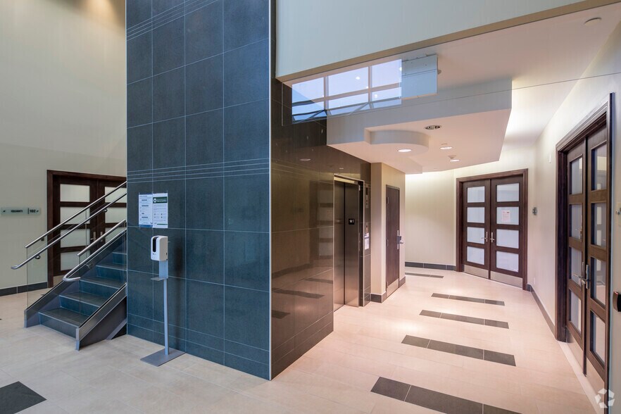 More Photos Of 1300 Cornwall Rd, Oakville Coworking Space