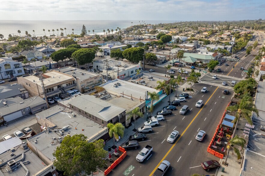 More Photos Of 540-546 S Coast Highway 101 Hwy, Encinitas Bar For Sale