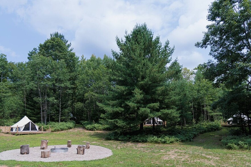 More Photos Of 9239 E 8 Mile Rd, Luther Hotel For Sale