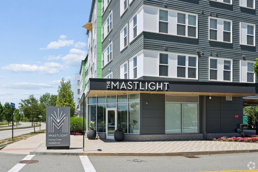 More Photos Of 10 Patriot Pky, South Weymouth Apartments For Lease
