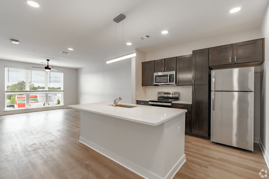 More Photos Of 300 S Hollywood St, Memphis Apartments For Sale