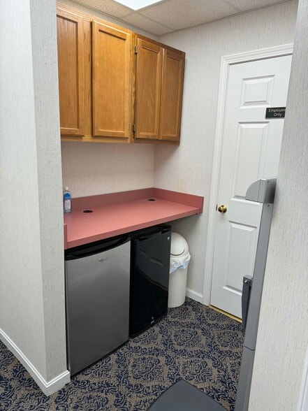 More Photos Of 6 Auer Ct, East Brunswick Office For Sale