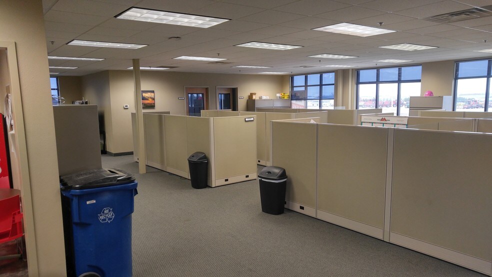 More Photos Of 1101 4th St SE, Stanley General Retail For Sale