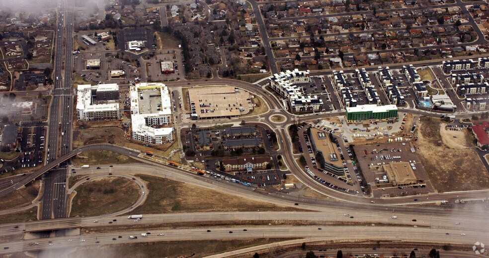 More Photos Of 2337 S Blackhawk St, Aurora Apartments For Lease
