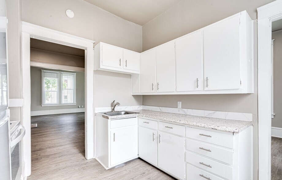 More Photos Of 924 W 5th St, Appleton Apartments For Sale