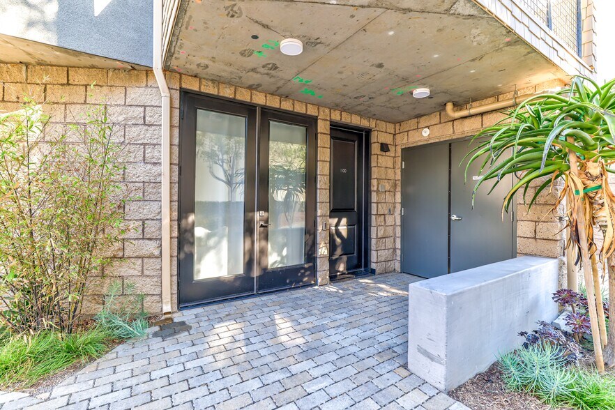 More Photos Of 7606 Girard Ave, La Jolla Apartments For Sale