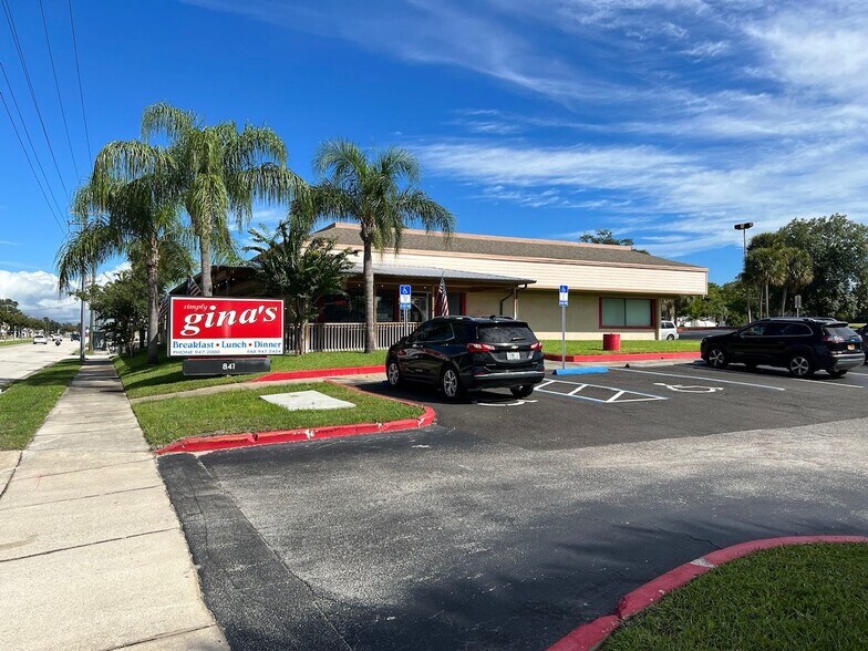 More Photos Of 841 Ridgewood Ave, Daytona Beach Restaurant For Sale